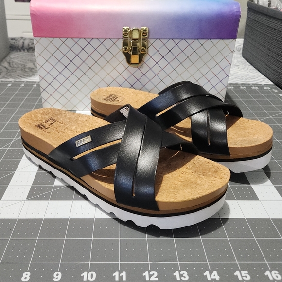 Reef Shoes - Reef Cushion Vista Hi Slip-on Platform Slide Sandals Women's Size 9